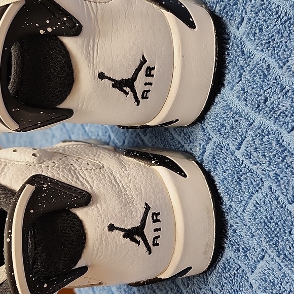 Jordan Kids' Black and White Sneakers - Picture 5 of 5